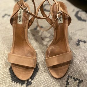 Lightly worn Steve Madden heels